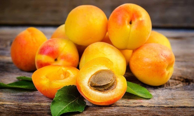 Персик абрикос урюк