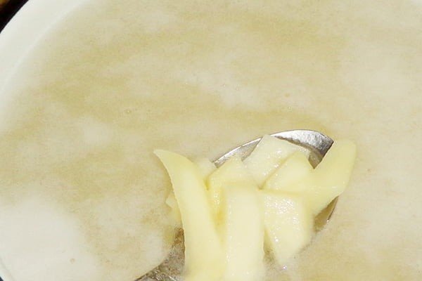 Молочный суп с ячневой крупной и картофелем