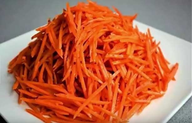 Салат из моркови и мандаринов
