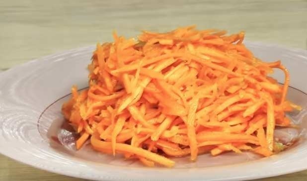 Салат из моркови с чесноком по корейски
