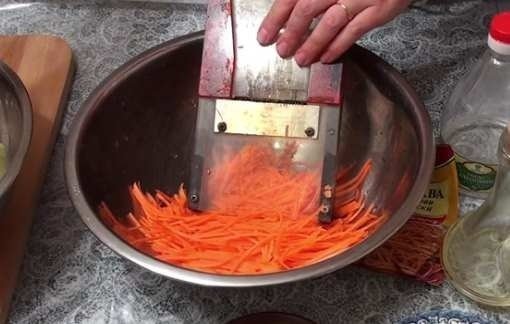 Самодельная шинковка для корейской моркови