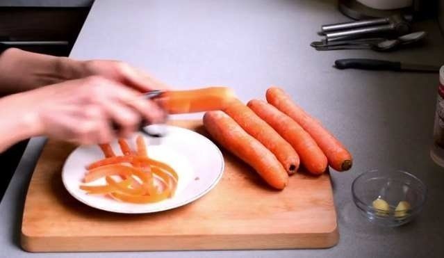 Шинковка для моркови для плова