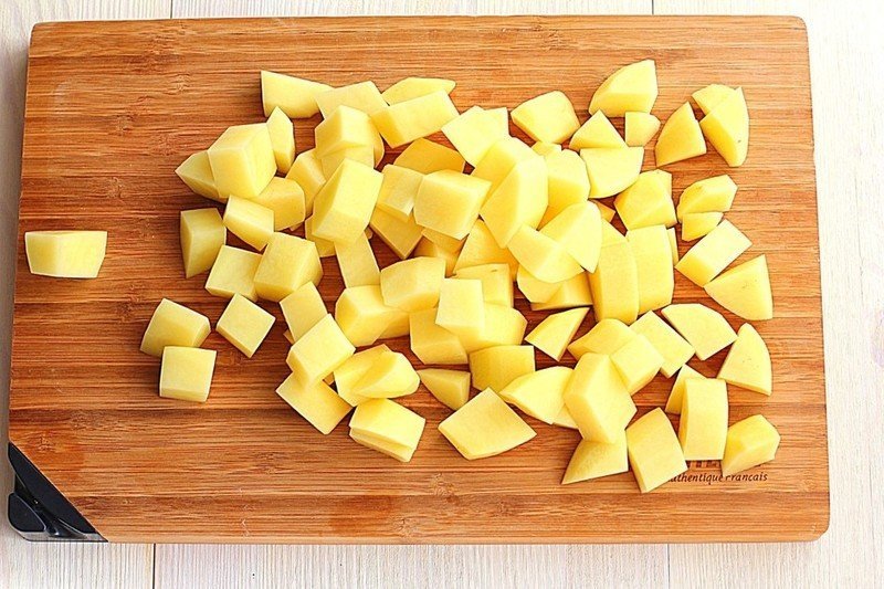 Средний кубик нарезка картофеля